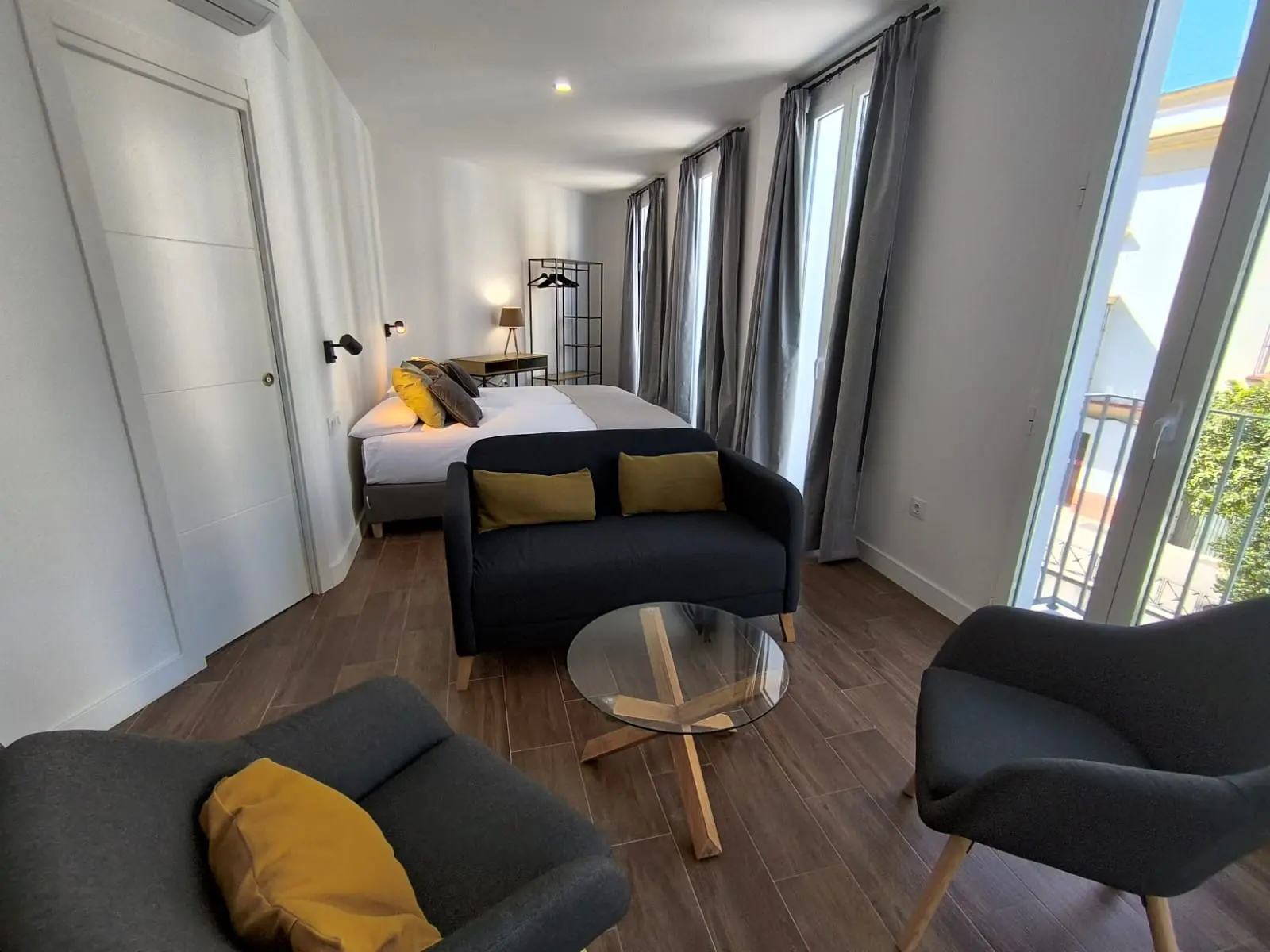 Habitación grande de Santi Villagran de la constructora en Sanlúcar de Barrameda Almijar
